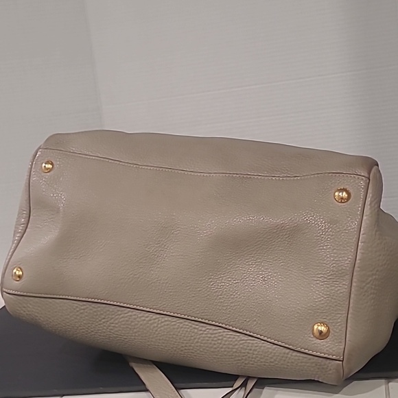 Authentic PRADA Jumbo - Picture 7 of 17